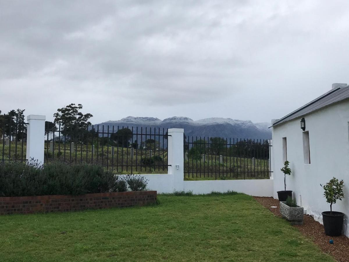 Raithby Winelands Historical Cottage Exterior photo